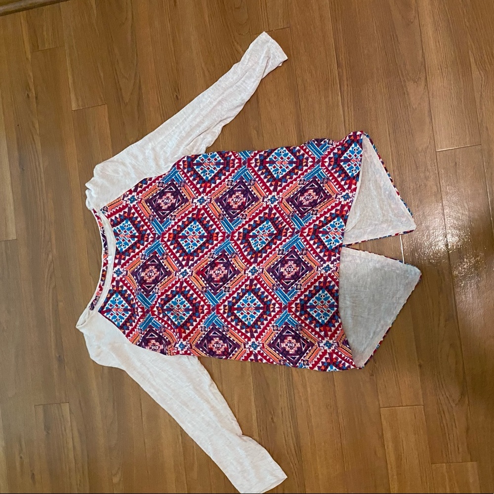 Women’s top: